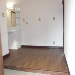 玄関・写真は205号室