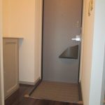 玄関(下駄箱付)・写真は102号室