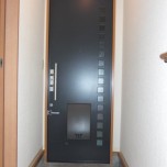 玄関　写真は103号室