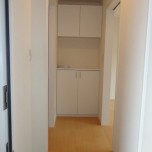 玄関(下駄箱付)：写真は201号室