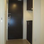 玄関(下駄箱付)・写真は201号室